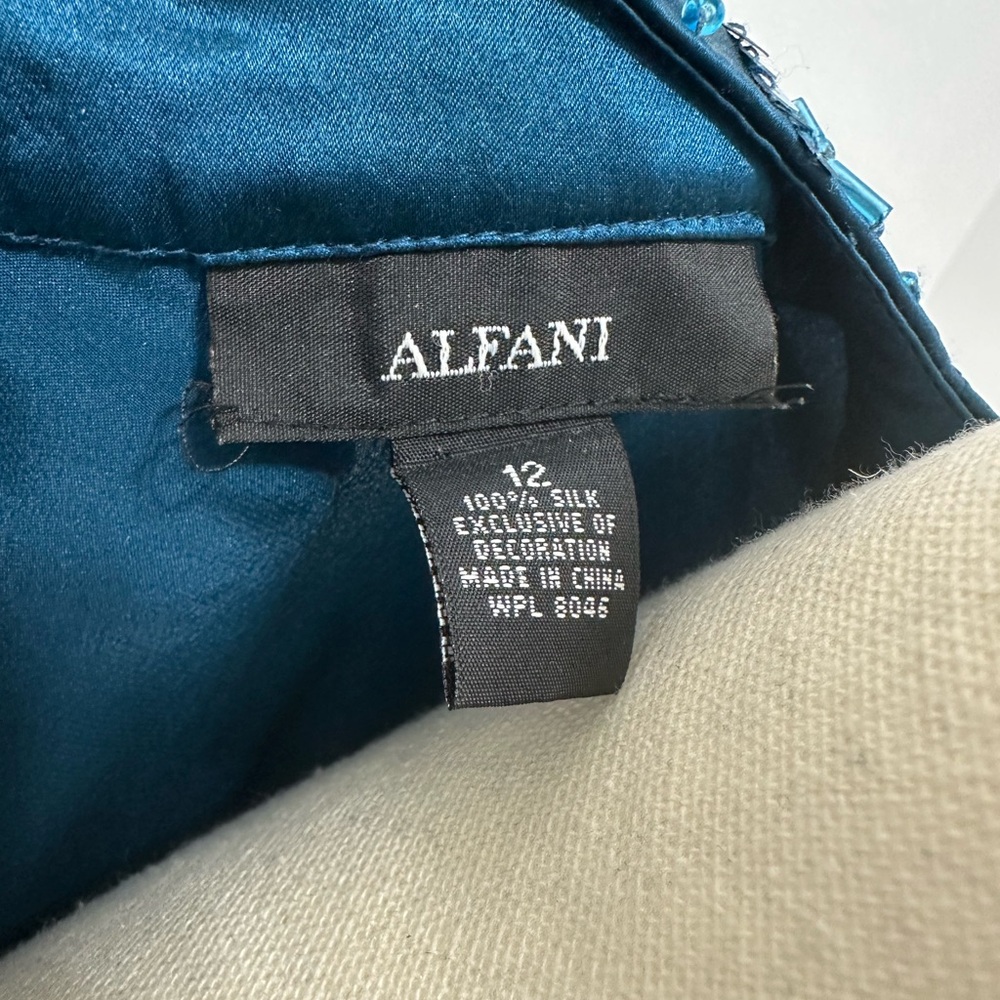 Alfabi 100% silk women’s blouse with sequins - size 12 - Picture 2 of 3